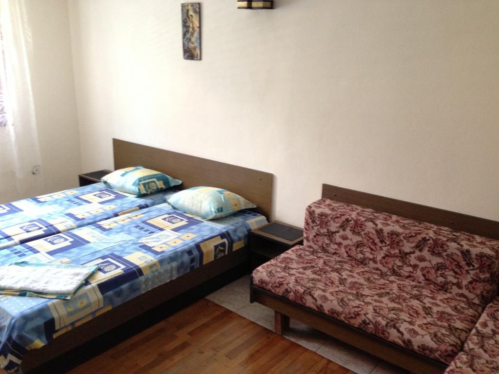 Yanis Guest House Светий Влас Номер фото