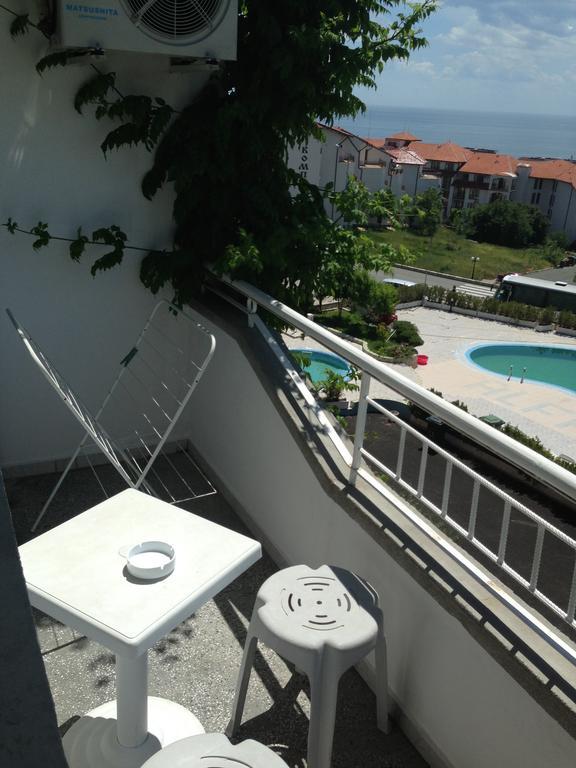 Yanis Guest House Светий Влас Номер фото