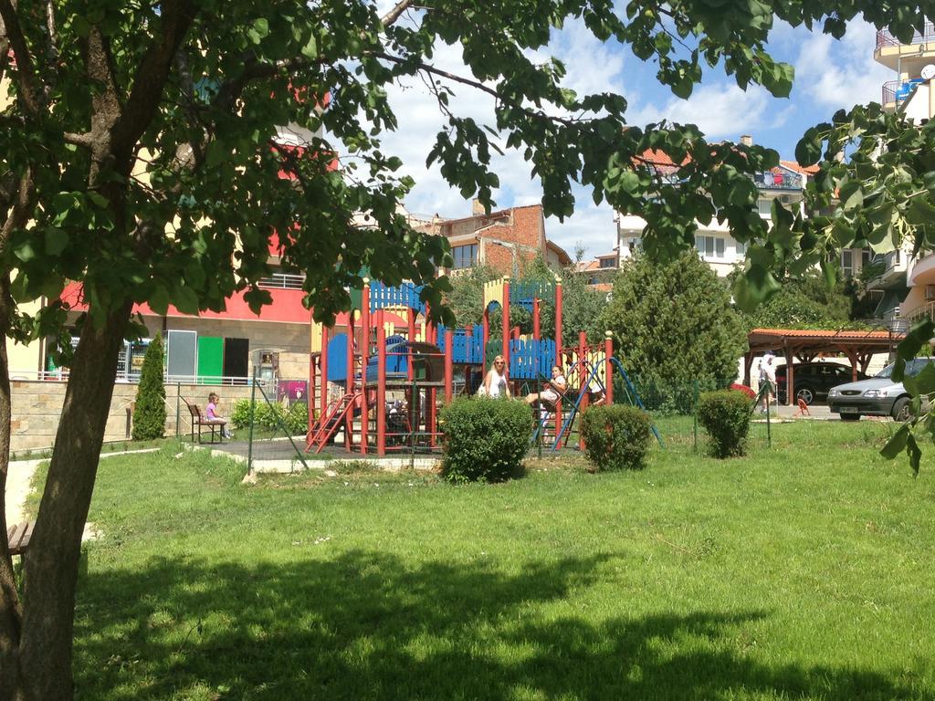 Yanis Guest House Светий Влас Екстер'єр фото