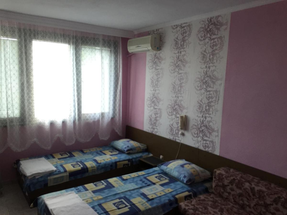 Yanis Guest House Светий Влас Номер фото